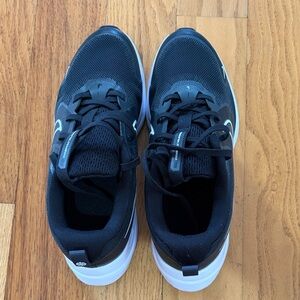 Nike Men's Black Athletic Sneakers with White Sole